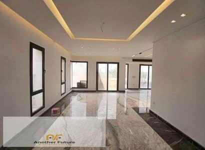 Villa ready to move in Sheikh Zayed directly on waslet Dahshur next to Mall of Arabia