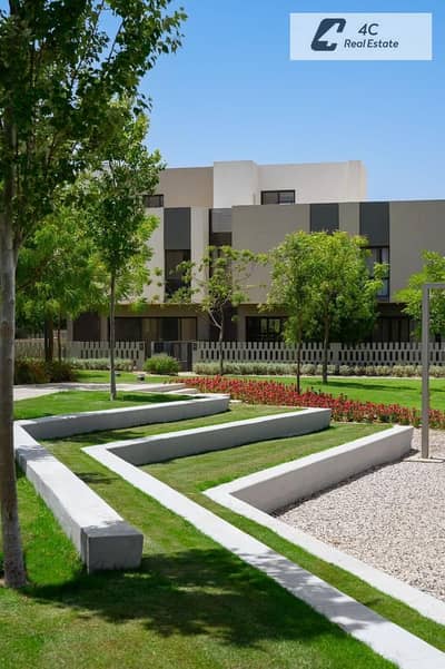 Under market price Townhouse for rent fully finished for sale 168 m ready to move very prime location View landscape in Al burouj
