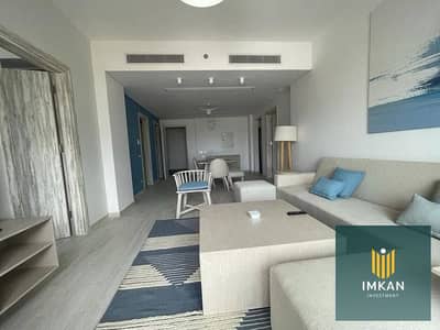 شاليه للبيع متشطب بالتكيفات فيو بحر بمقدم 10% وقسط على 10 سنين فى قرية glee north coast قرية من العلمين الجديدة / كيلو 53 الساحل الشمالي