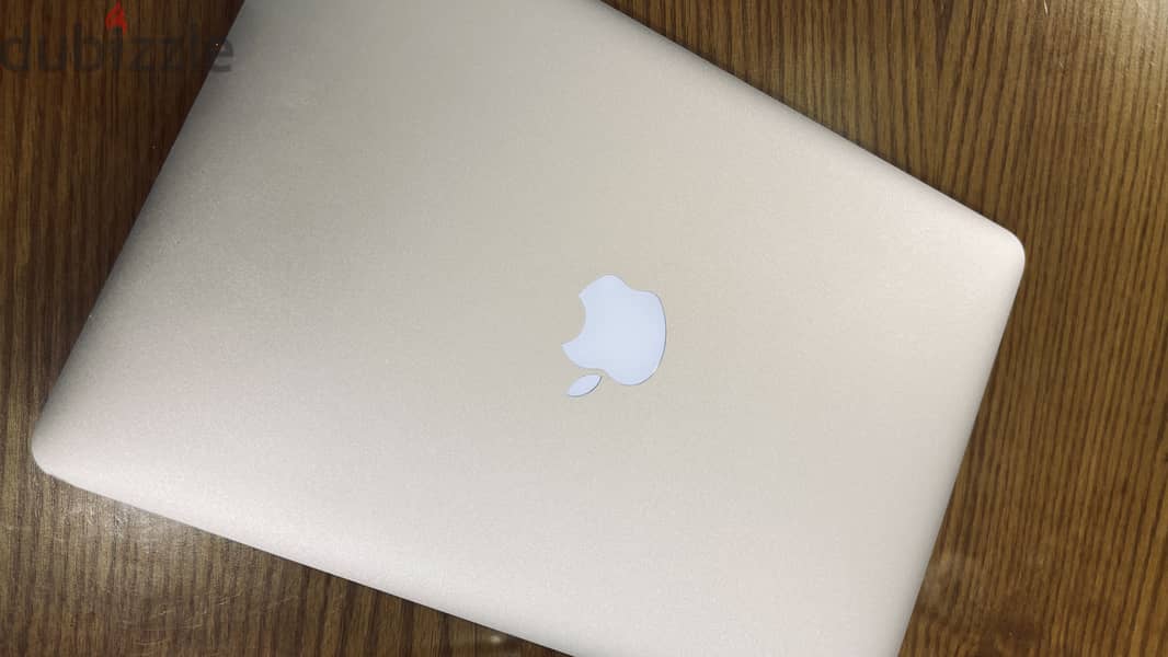 Macbook pro 13” 2015 light use 1
