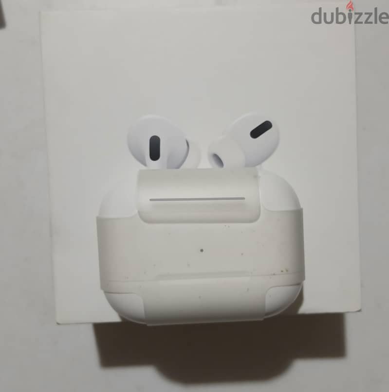 apple airpods pro wireless charge like new 1