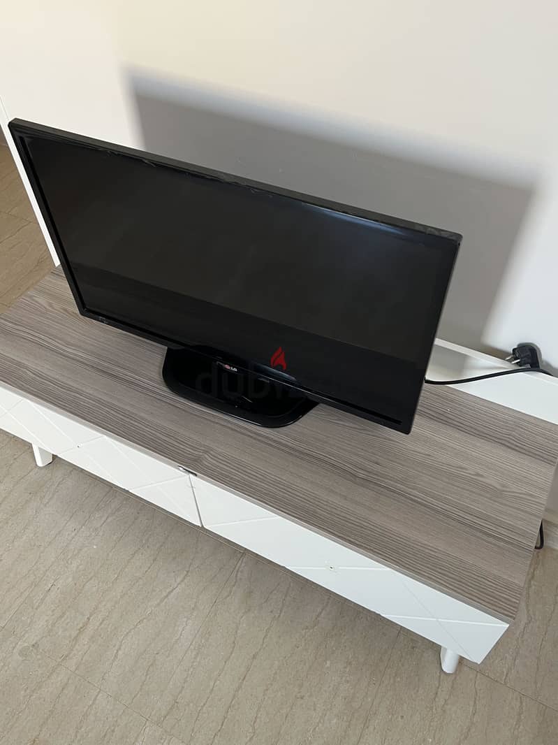 Tv table/ طاولة تلفاز 1
