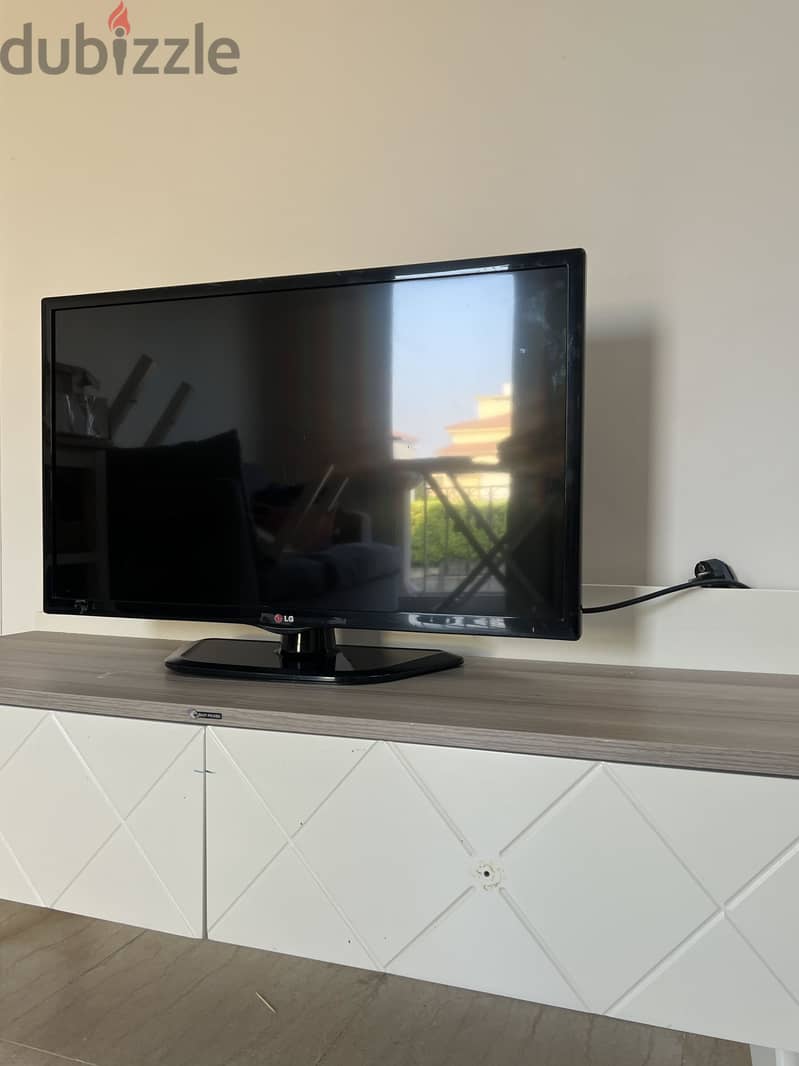 Tv table/ طاولة تلفاز 2