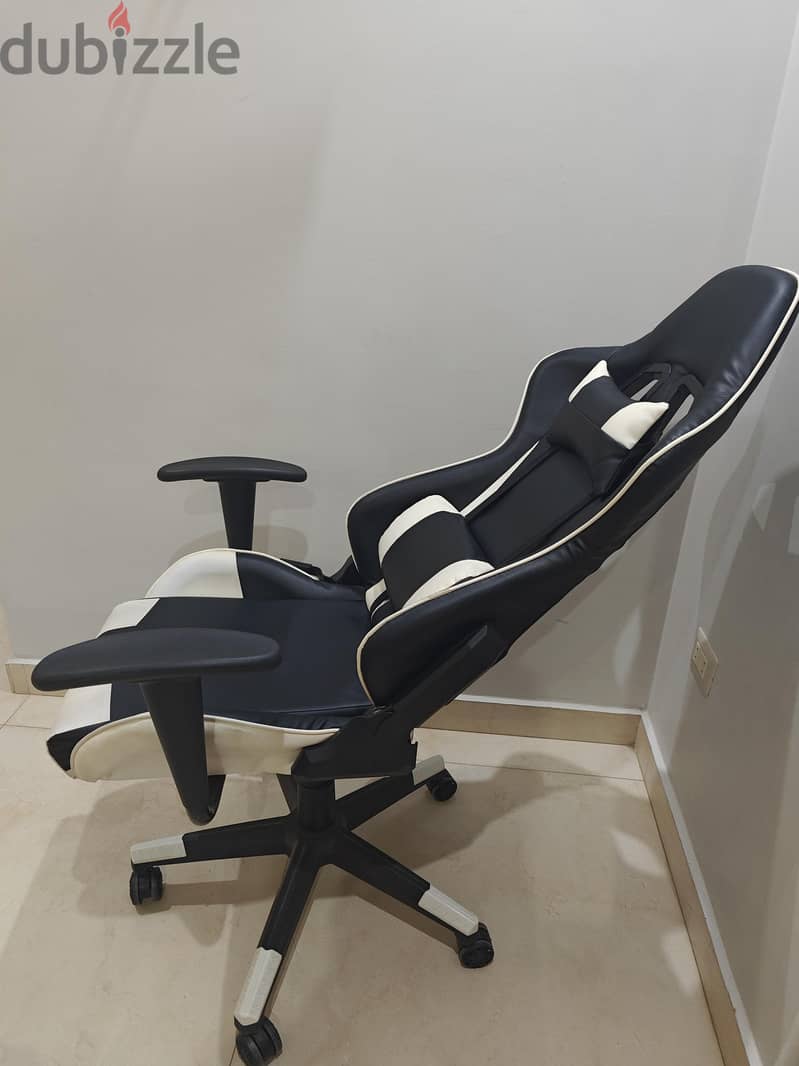 Gaming chair 1