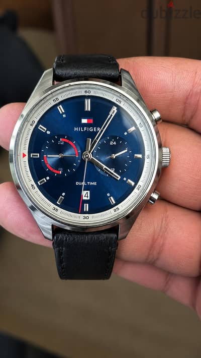 ساعه Tommy Hilfiger بحاله جيده جدا