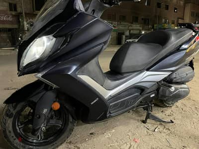 Kymco DownTown 300