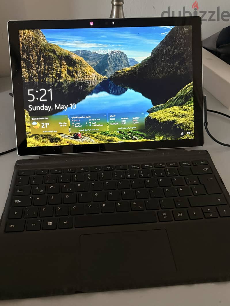 Microsoft Surface Pro 5 – Perfect Condition Laptop/Tablet Hybrid 1