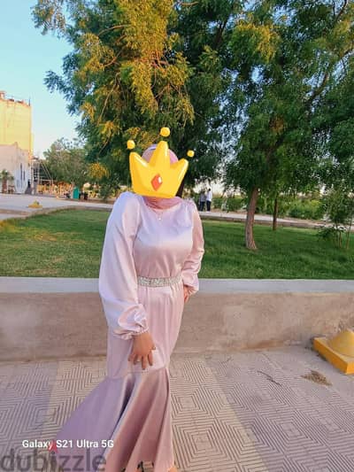 فستان سواريه ميرميد وردي لؤلؤي ستان