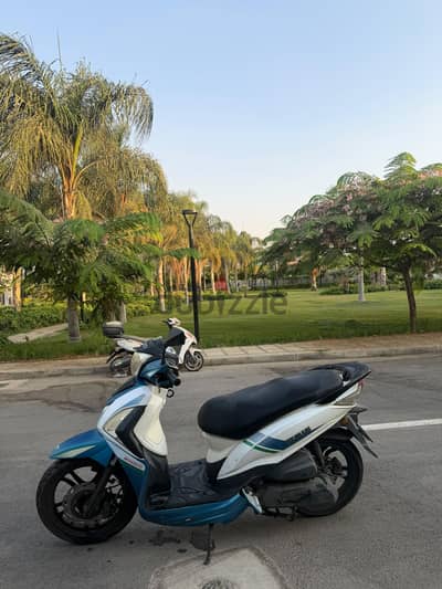 scooter st pluc 200 cc9