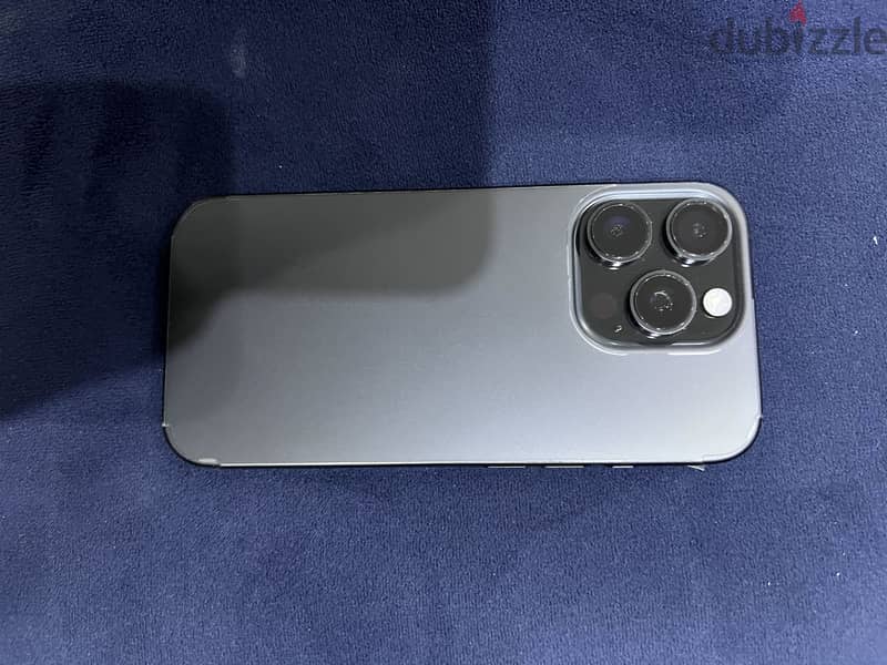 Apple - iPhone 16 Pro 3