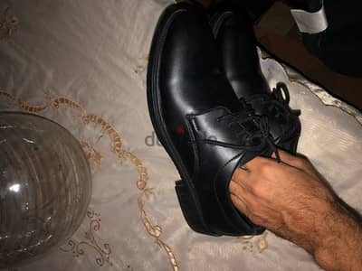 جزمة سوداء