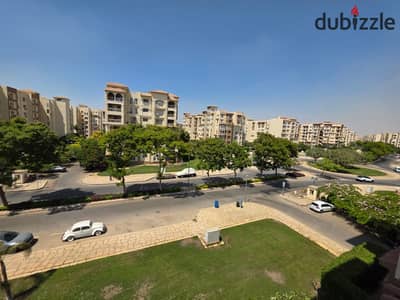 Apartment for rent in Madinaty, 211 sq m, B1, garden and street view, close to services, club, and open air.