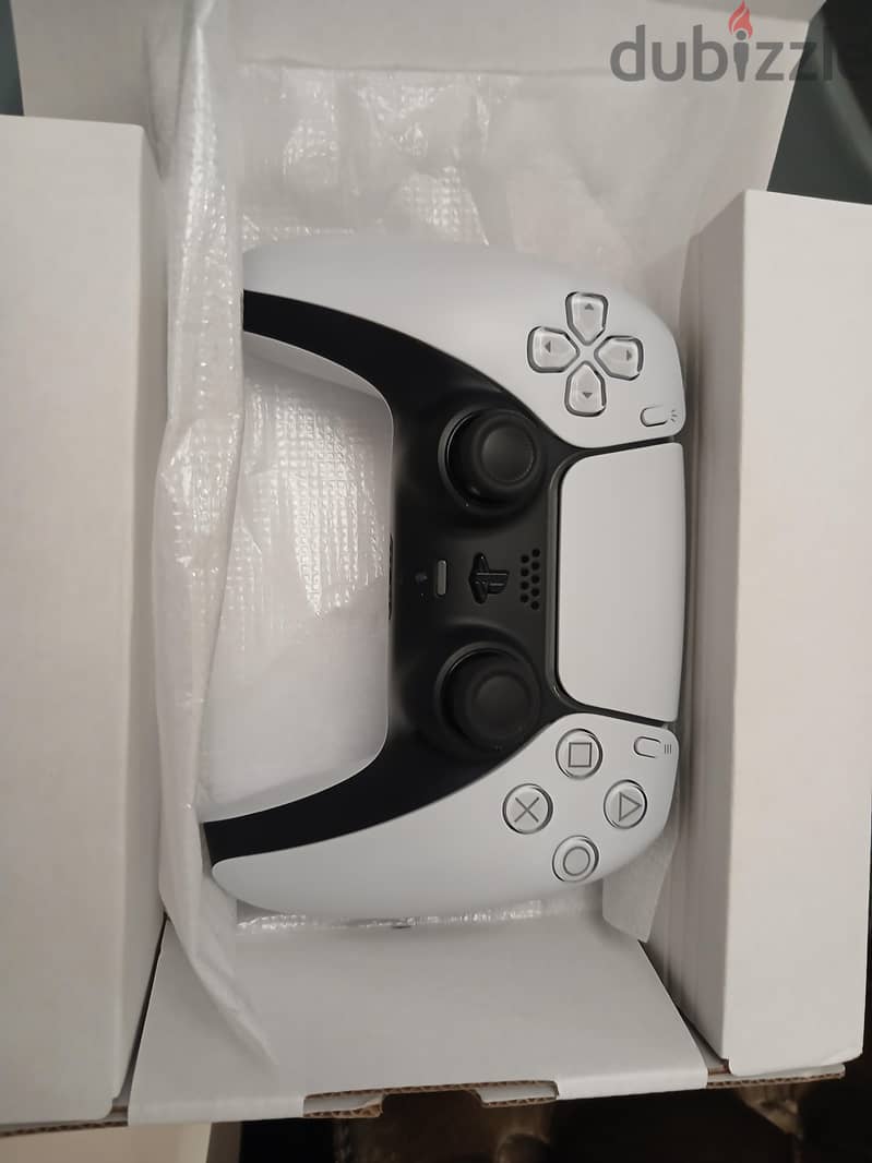 دراع بلاستيشن ٥ ps5 جديد 1