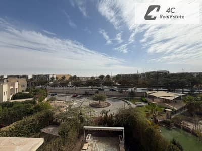استلام فوري و تشطيب فاخر فيلا توين هاوس للبيع بسعر ممتاز في برايم لوكيشن ف كمباوند اب تاون كايرو UPTOWN CAIRO - بالقري من طريق المقطم