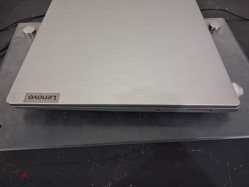 Lenovo IdeaPad 3 15IML05 10
