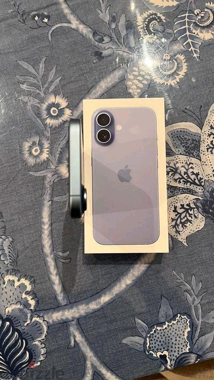 آبل - آيفون 17 5