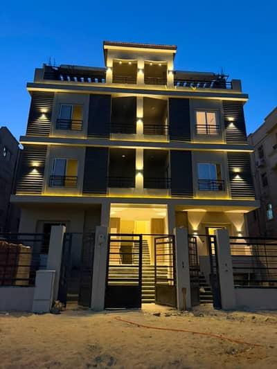 Apartment for sale in District 13, situated on the main road; features an elevator, ultra-modern design, and an area of ​​220 sqm, with a prime locati