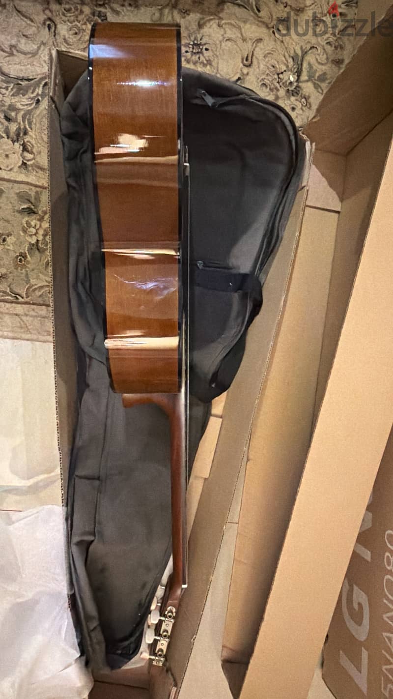 Yamaha c40 classic guitar 3