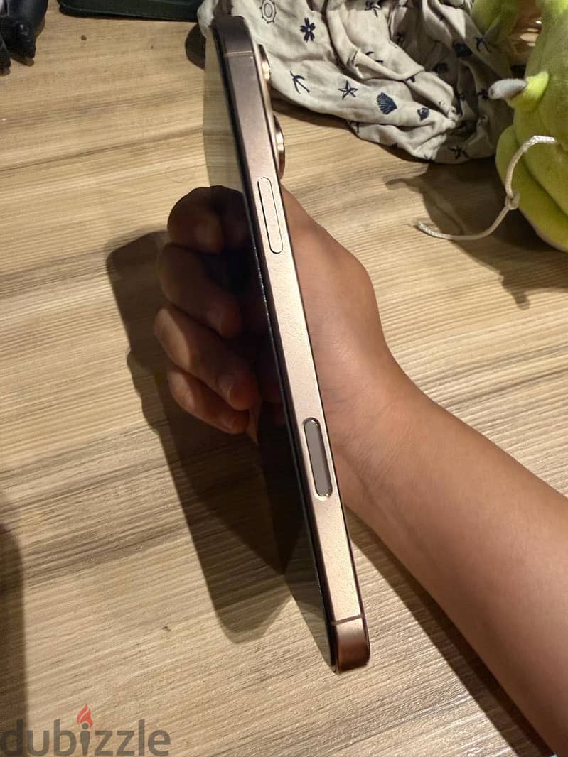 Apple - iPhone 16 Pro Max 4
