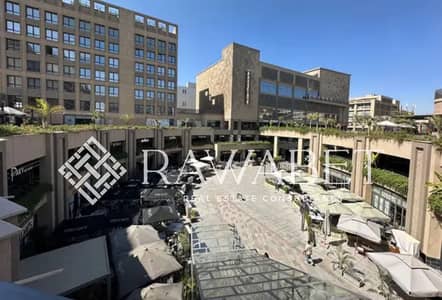 مكتب  للايجار 96 في مول arkan plaza mall علي المحور مباشرة  استلام فوري تشطيب كامل بالتكيفات الترا سوبر لوكس ف احد ارقي المواقع في الشيخ زايد