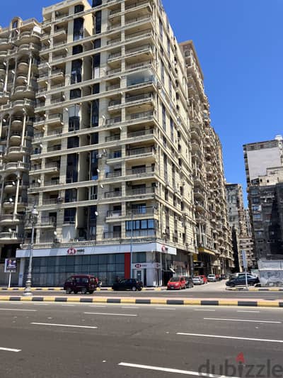 شقة ٣ غرف نوم ١٦٩ متر بعمارة بنك HSBC كورنيش سرايا سيدى بشر الدور ٥