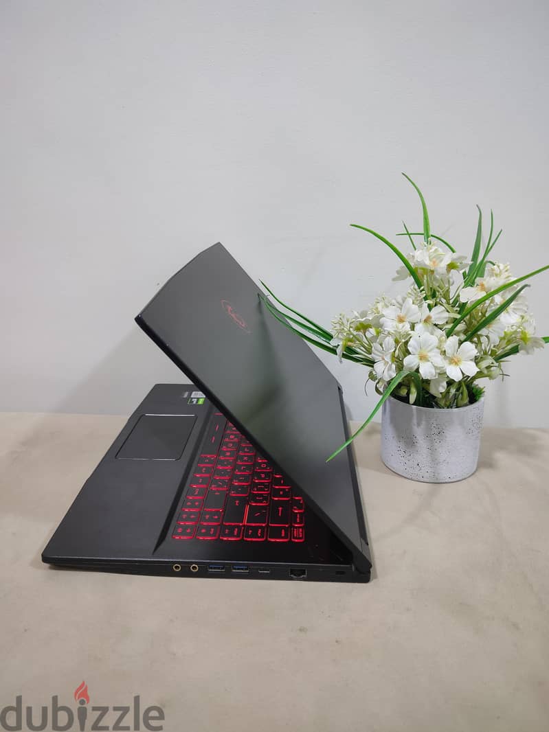 MSI GF63 thin 10sc Gaming 3