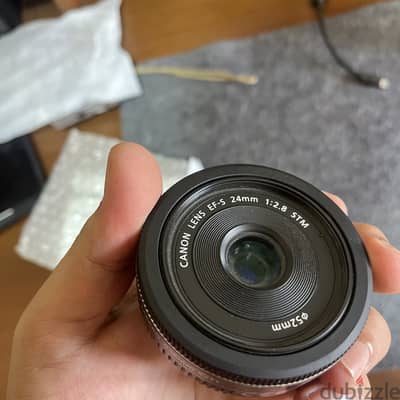 عدسة كانون 24mm