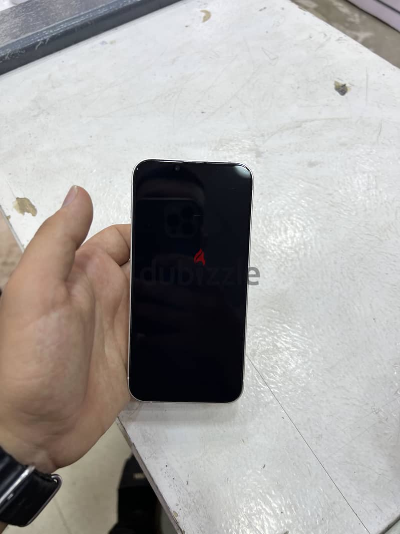آبل - آيفون 13 6