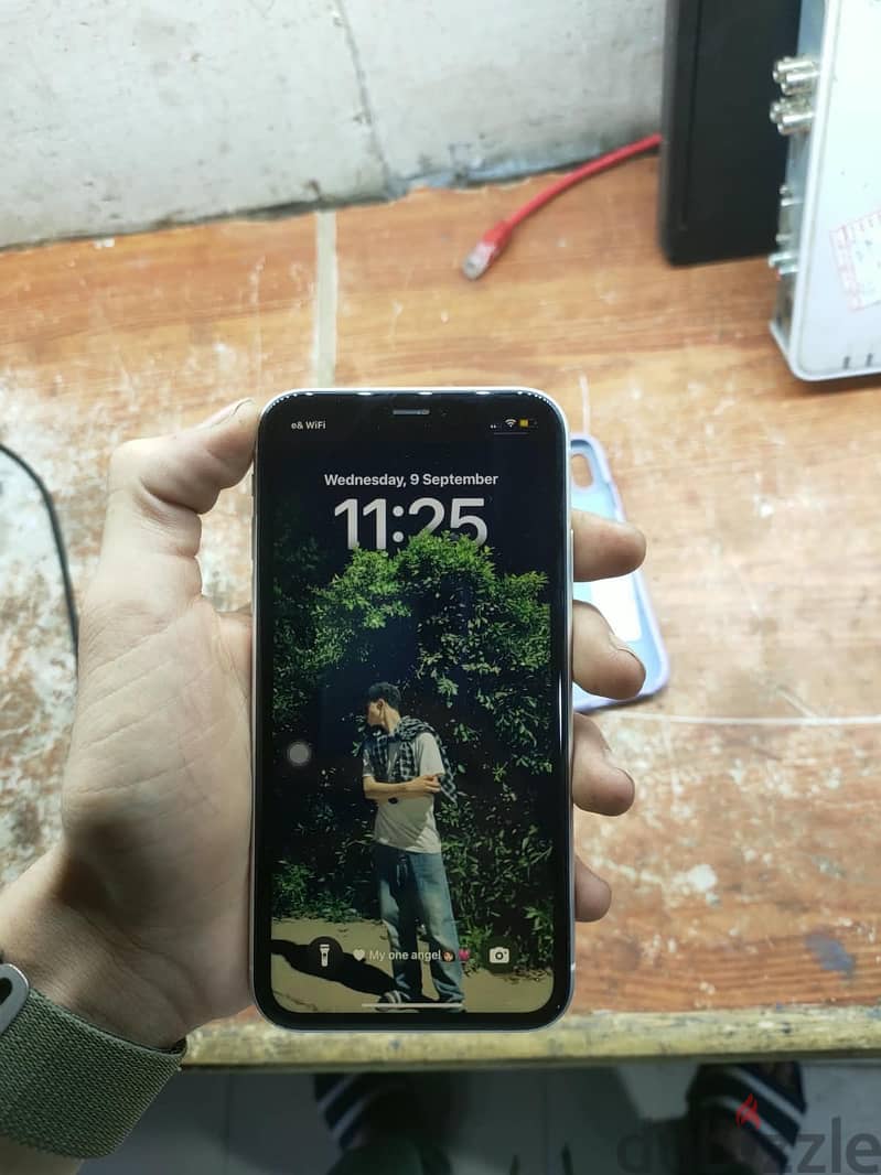 Apple - iPhone XR 3