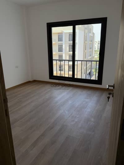 A premium apartment for rent in Fifth Square, located in a very prime location.