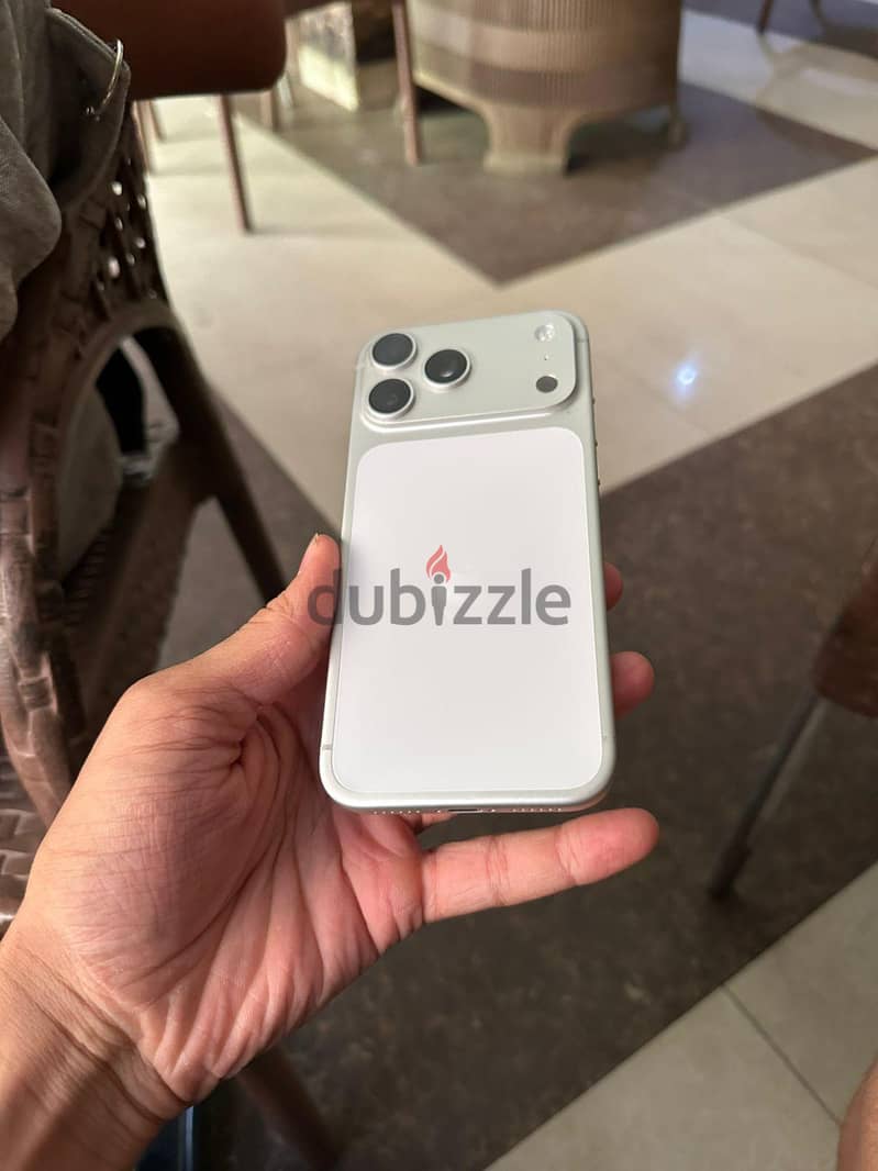 آبل - آيفون 17 برو 1