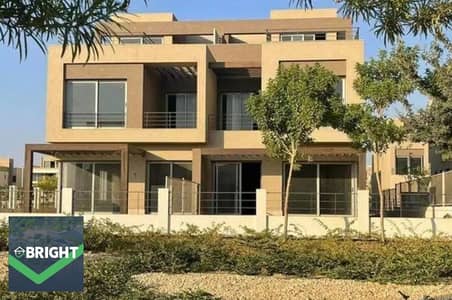 Luxury villa 3bedrooms - ready to move - prime location in palm hills new cairo - very low price and easy installment
