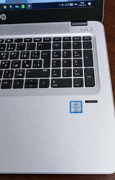 HP ellite book core i5 7th gen. Hard 128 ssd , hd+ screen , 8 gp ram