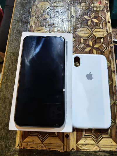 Apple - iPhone XR