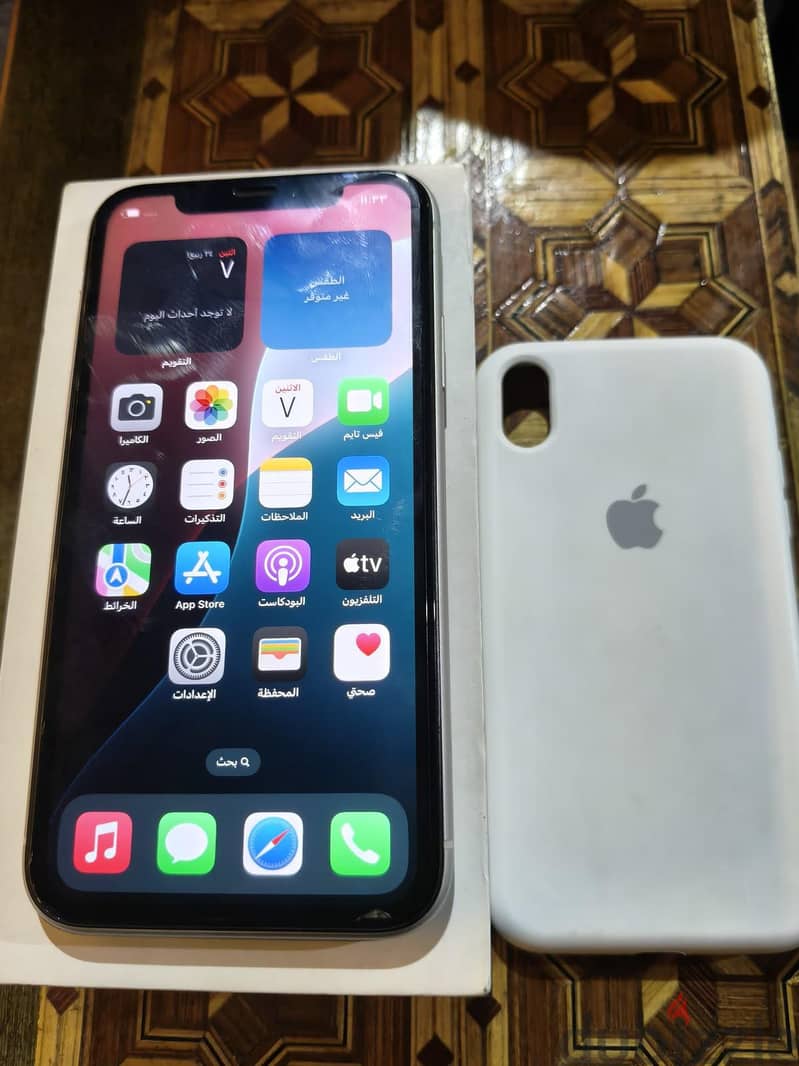 Apple - iPhone XR 4