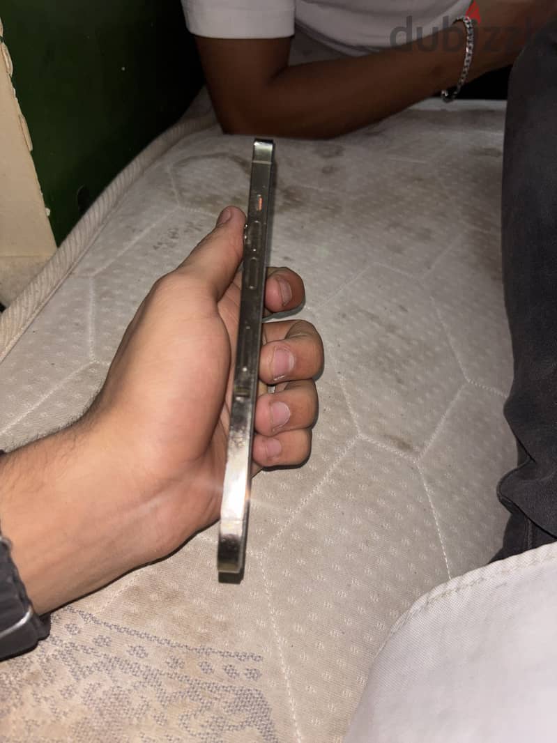 آبل - آيفون 12 برو ماكس 1