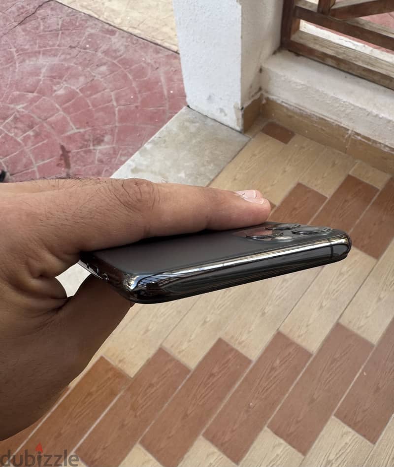 Apple - iPhone 11 Pro Max 4