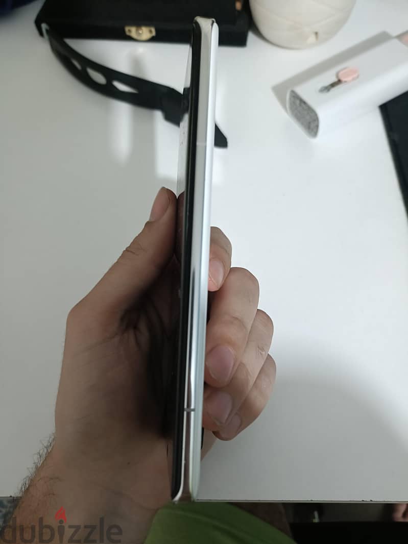 Xiaomi 13 Pro with Hammer screen 5