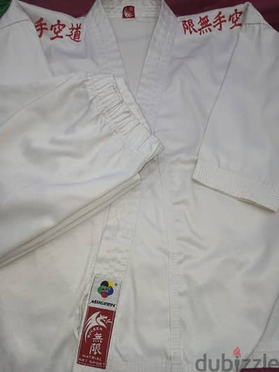 بدلة كاراتيه كاتا براند Mugeen أصلية معتمدة WKF - مقاس 3 بحالة الزيرو