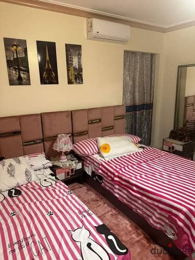 Furnished apartment for rent, three rooms, two bathrooms in the Mirage compound, Al-Miraj city, fourth floor, fully air-conditioned, with gas and internet, security, and guarding in the heart of Al-Miraj city. All services and transportation are available, including schools, hospitals, restaurants, and Carrefour. Monthly rent of 32 thousand for a year 01503622666