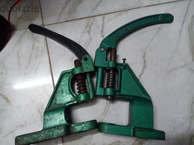 مكبس زراير و كبسولات يدوي