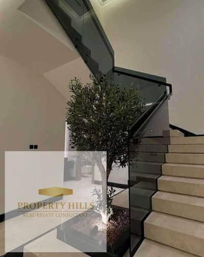Villa Listing  Fully finished, move-in ready villa for sale in Fifth Settlement, on 90th Street, opposite Hyde Park, with flexible installments.