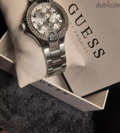 ساعة GUESS أصلية حريمي Chronograph بالعلبة