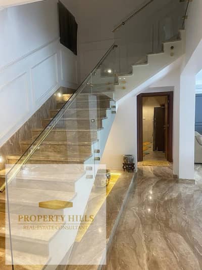 Villa Listing  Ready-to-move villa in El Shorouk, prime Suez Road location, directly opposite Madinaty, with installments over 10 years.