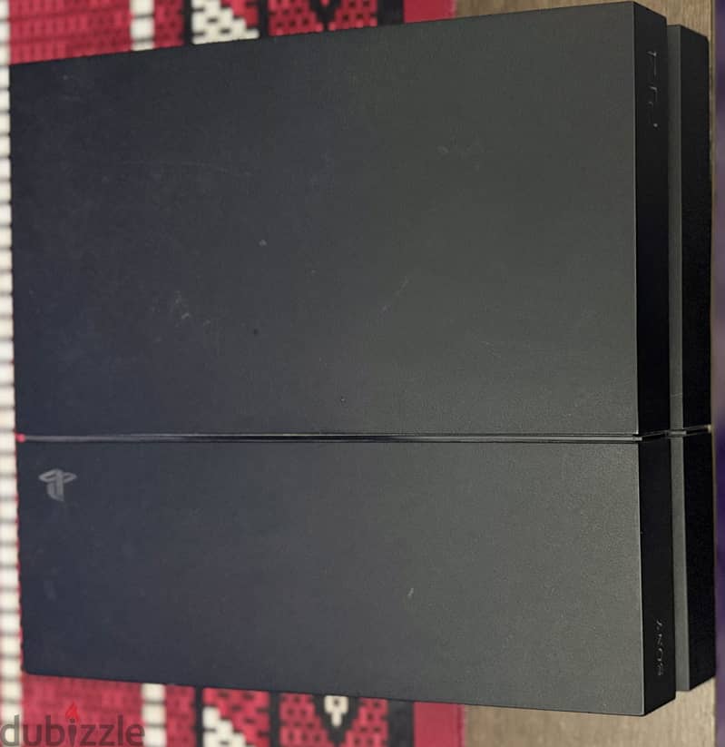 Sony ps4 fat with 1 controller 5
