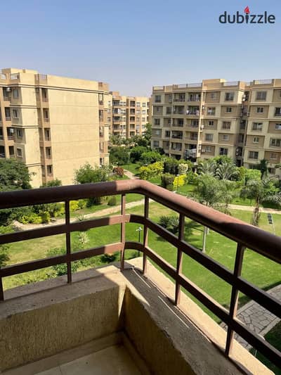 175m² apartment for rent in Madinaty (B6), facing South Park and overlooking a wide garden.