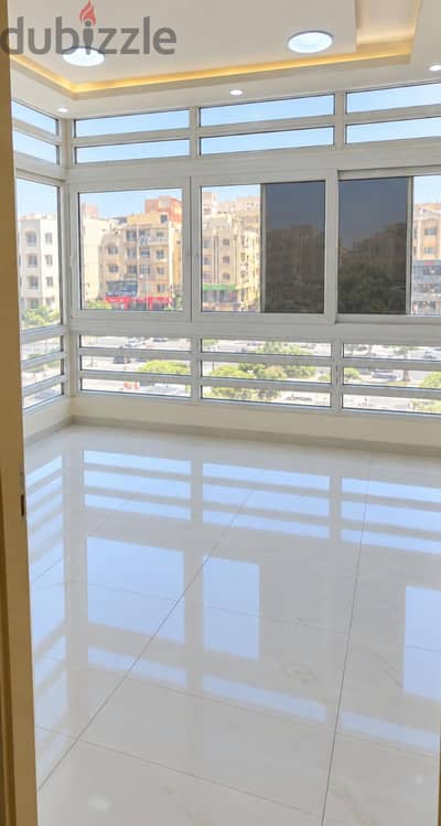 عيادة/ مكتب إداري للإيجار بأكتوبر بلازا مول الحصري clinic/ office