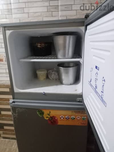 تلاجه ماركه هامبورج ١٢ قدم مستعمل نضيف نوع التبريد: ديفروست (Defrost)