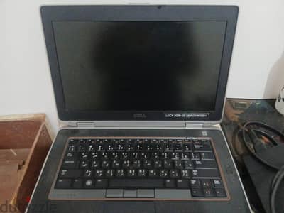 لاب توب DELL بحالة جيد جدا