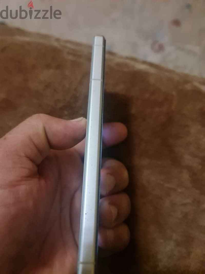 سوني 5 IV 3